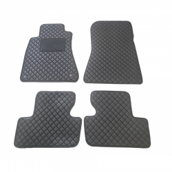Odiniai kilimėliai QuiltyMats LEXUS IS 2005-2013 (Juodos spalvos - Juodais dygsniais)